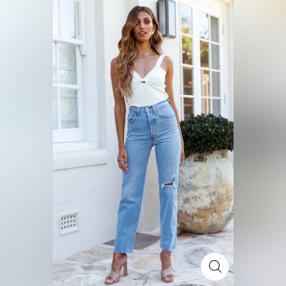 LEVIs Ribcage Straight Jeans Size 29